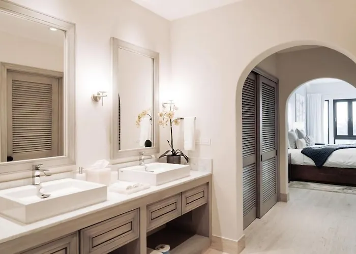 Luxury Retreat, Pool Holiday home *